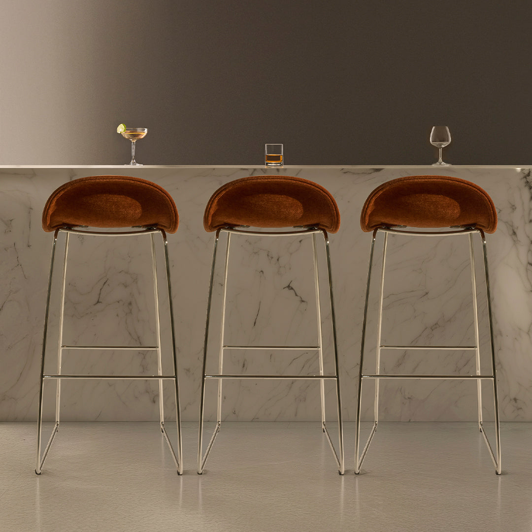 Tabouret de bar Gubi 3D - Entièrement rembourré - Piètement luge