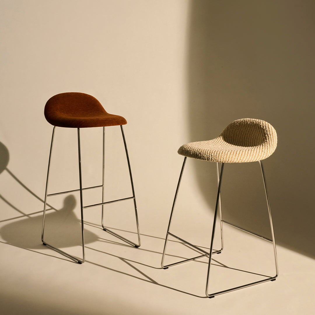 Tabouret de bar Gubi 3D - Entièrement rembourré - Piètement luge