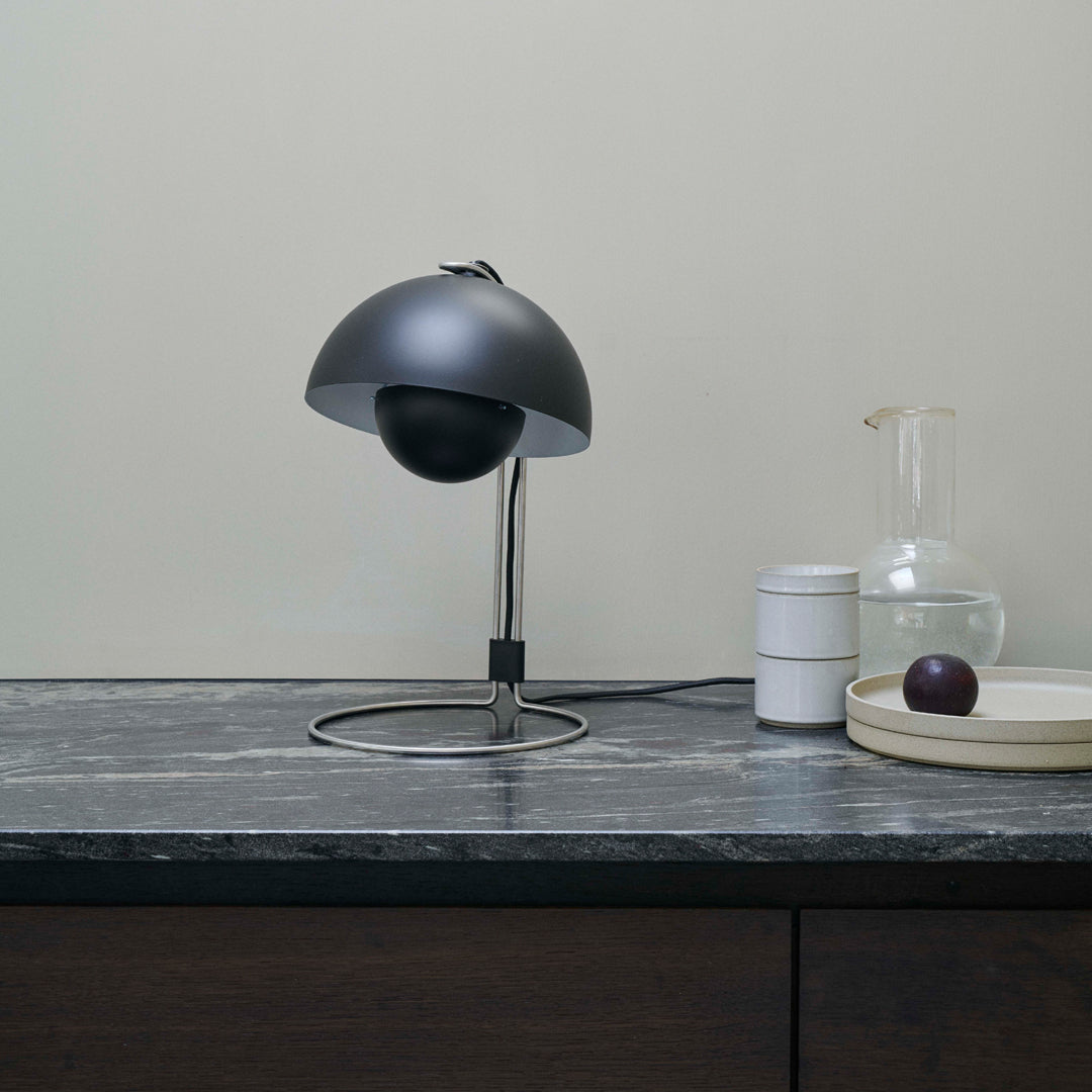 Lampe de table pot de fleurs Verner Panton VP4