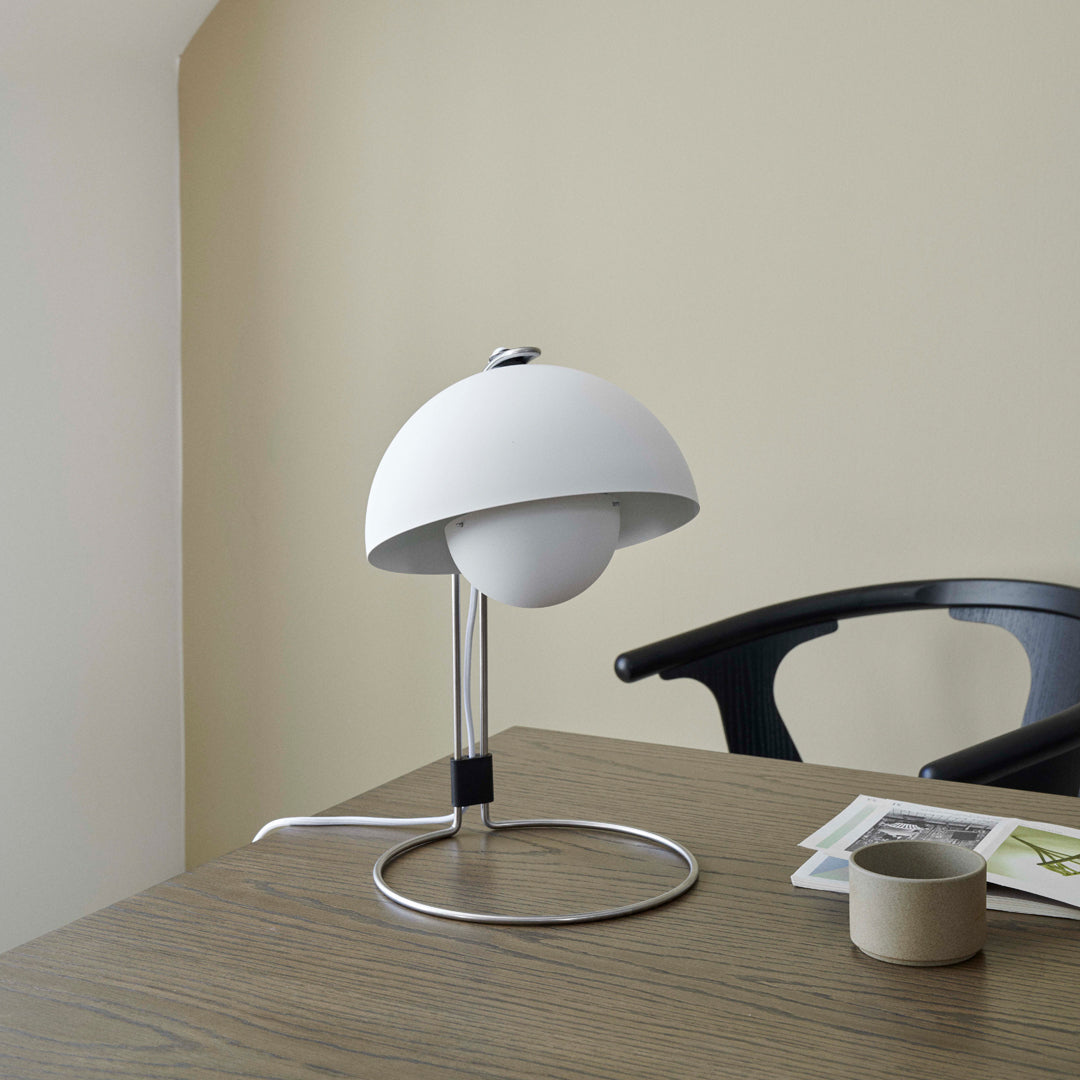 Lampe de table pot de fleurs Verner Panton VP4