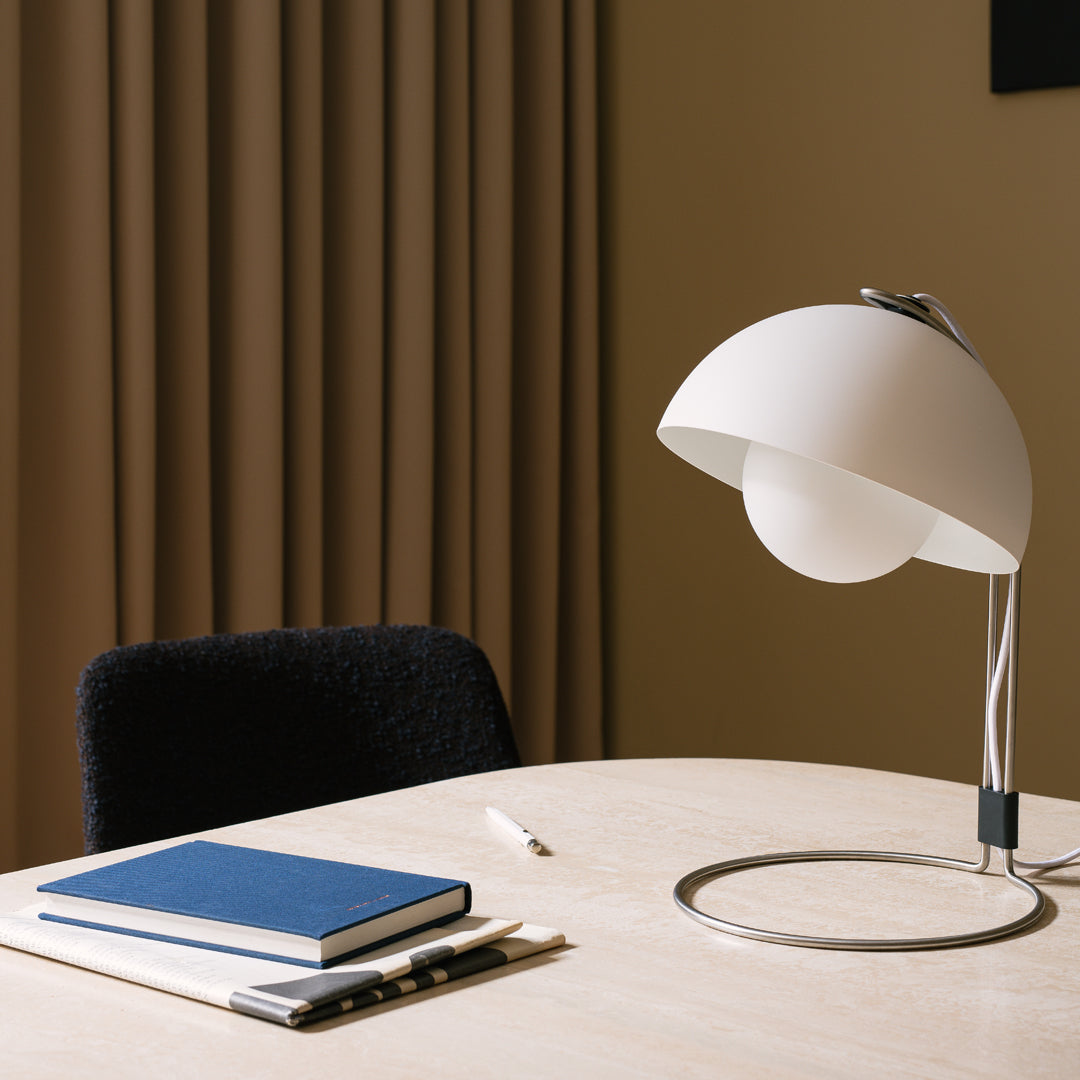 Lampe de table pot de fleurs Verner Panton VP4