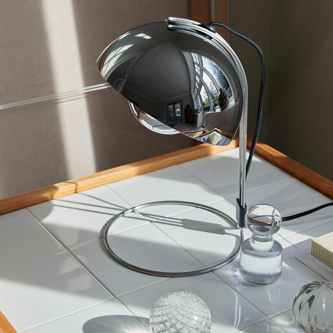 Lampe de table pot de fleurs Verner Panton VP4