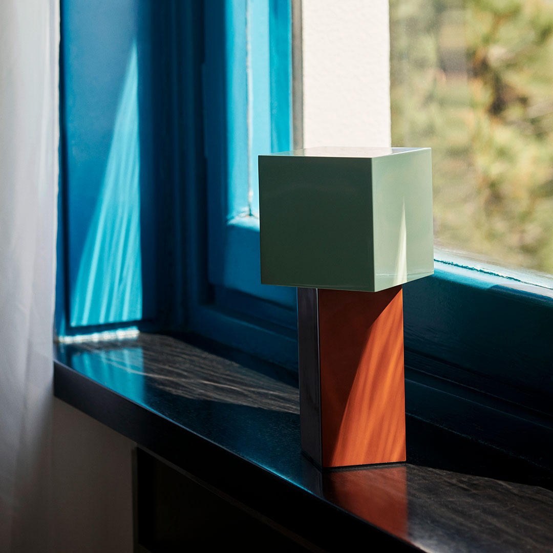 Lampe de table portable Pivot ATD7