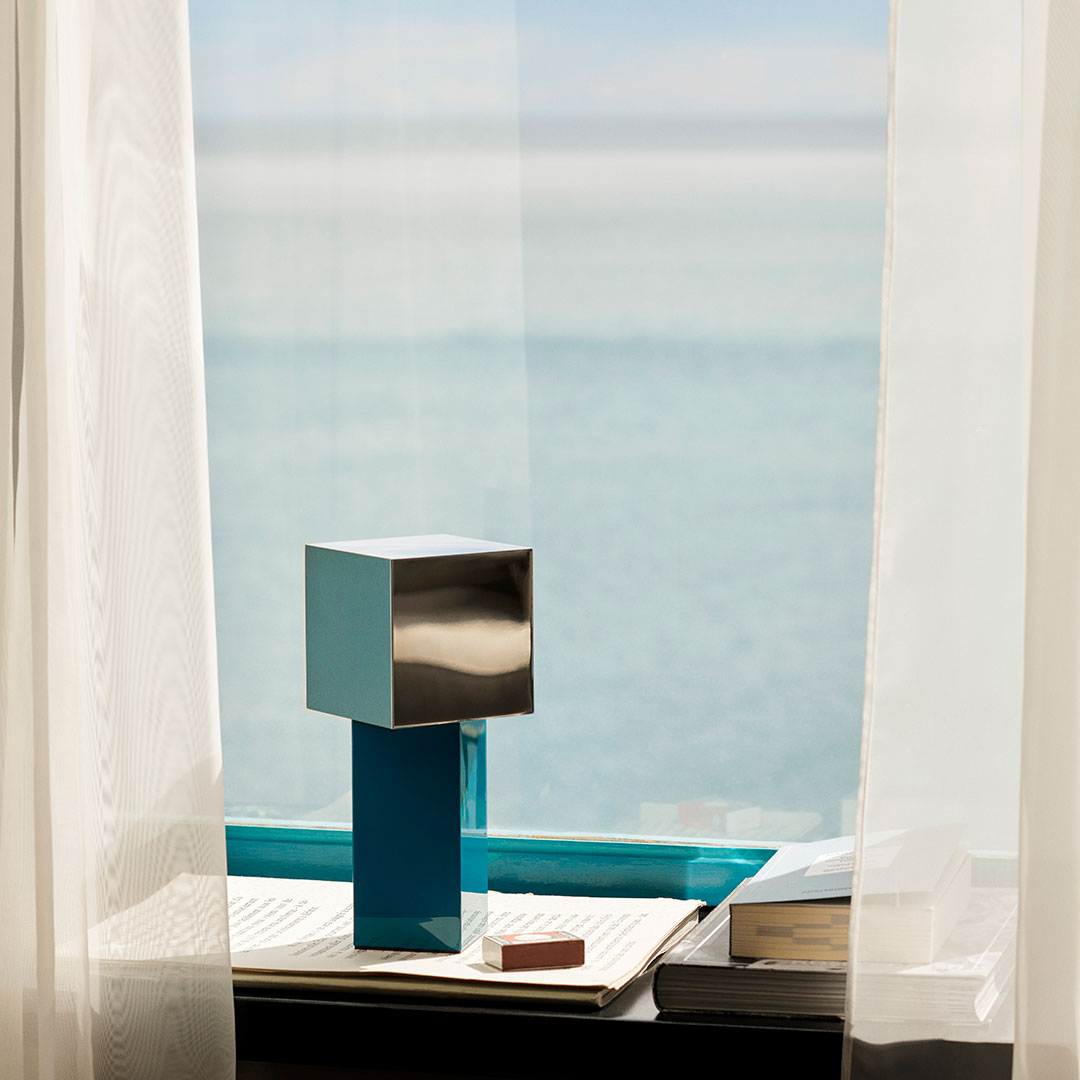 Lampe de table portable Pivot ATD7