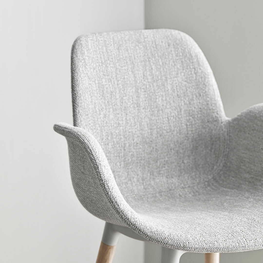 Fauteuil de salle à manger Seed - Rembourré - Piètement en chêne huilé, pigmenté blanc