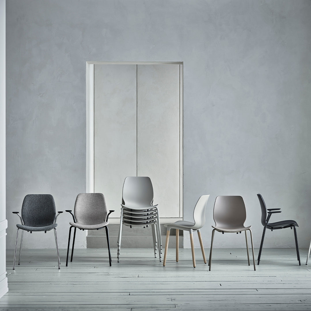 Chaise de salle à manger Seed - Rembourrée - Base en acier, laquée noire