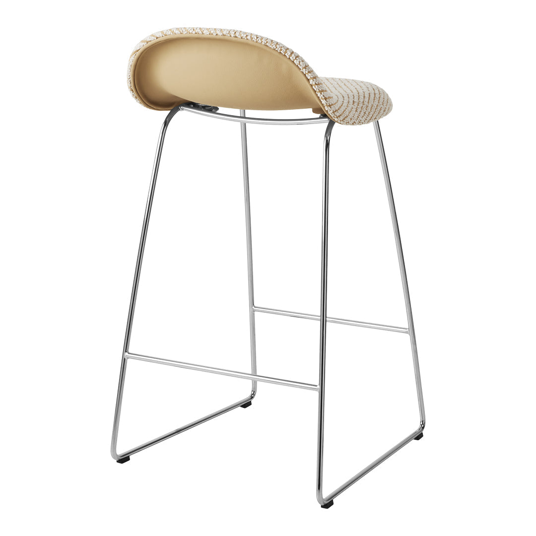 Tabouret de bar Gubi 3D - Rembourré à l'avant - Piètement luge