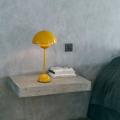 Lampe de table pot de fleurs Verner Panton VP3