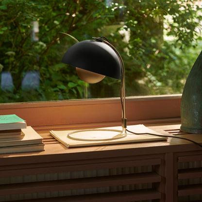 Lampe de table pot de fleurs Verner Panton VP4