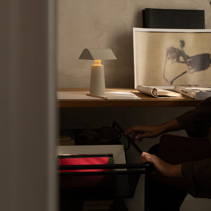 Lampe de table portable Caret MF1