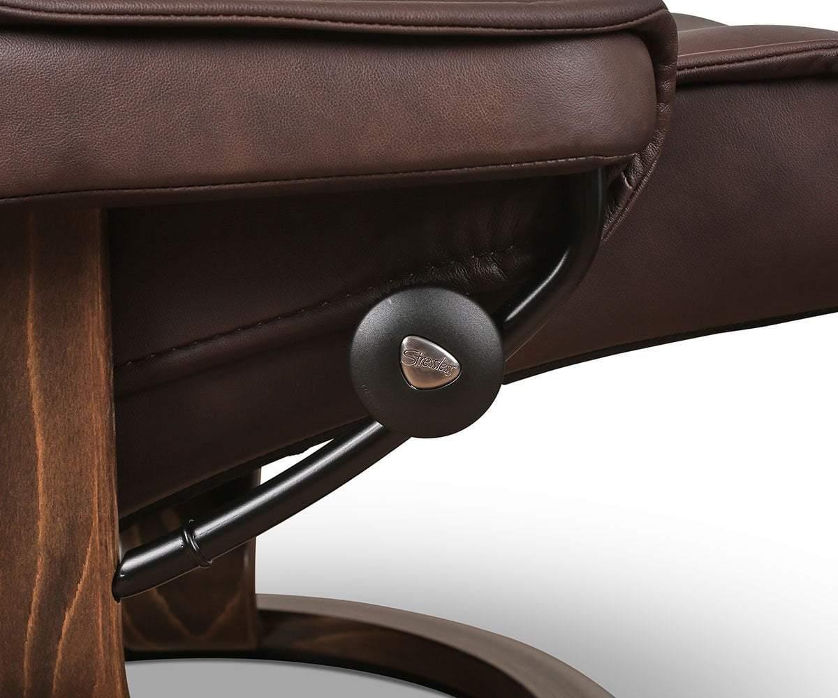 Fauteuil inclinable et ottoman Stressless® Admiral - Chocolat