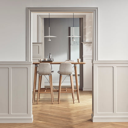 Chaise de bar Seed - Rembourrée - Piètement en chêne huilé, pigmenté blanc