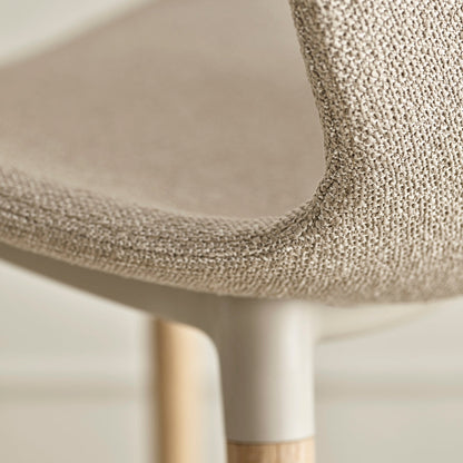Chaise de bar Seed - Rembourrée - Piètement en chêne huilé, pigmenté blanc