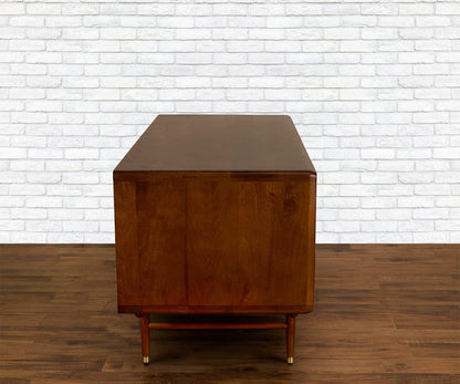 Stand média Hendrick 52