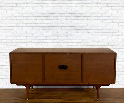 Stand média Hendrick 52