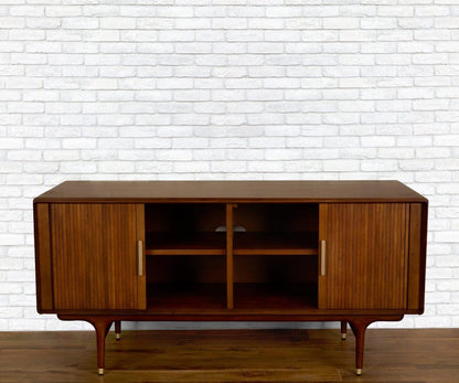 Stand média Hendrick 52