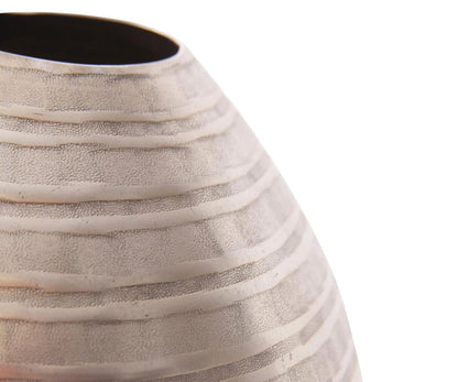 Petit vase à champagne ciselé